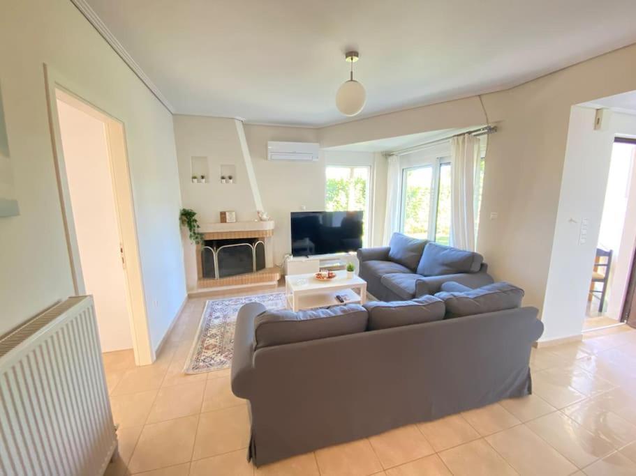 Cozy 2 Room Apartment With Garden Near Athens Air-Port Artemida  Exteriör bild