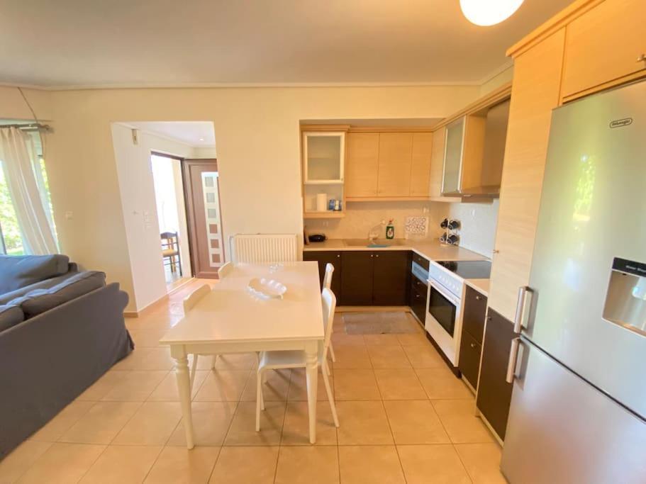 Cozy 2 Room Apartment With Garden Near Athens Air-Port Artemida  Exteriör bild
