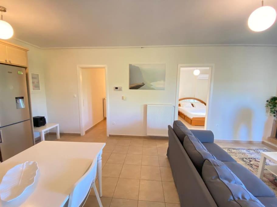 Cozy 2 Room Apartment With Garden Near Athens Air-Port Artemida  Exteriör bild